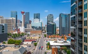 City Centre Retreat - 1Br Condo With Desk