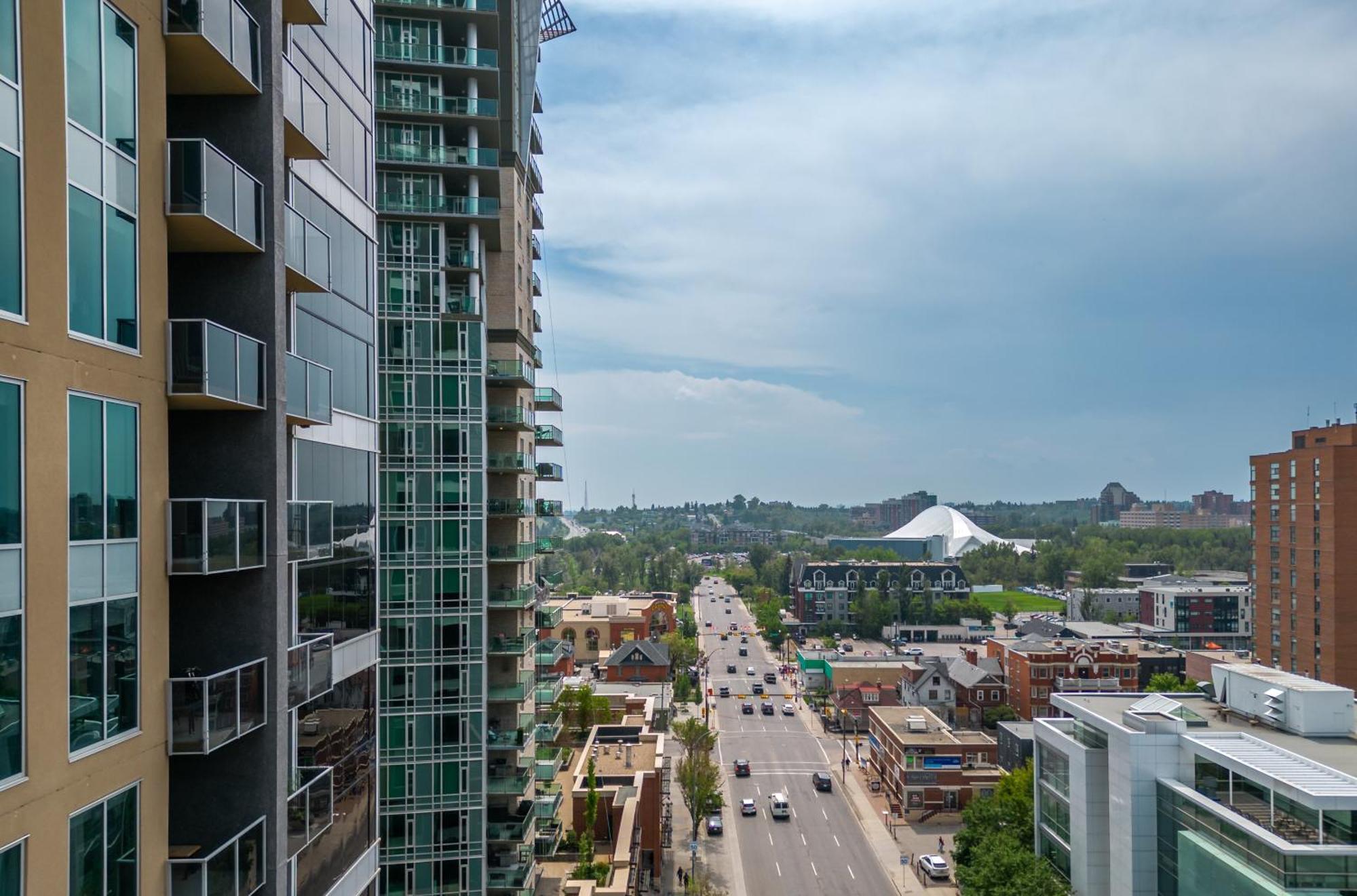 City Centre Retreat - 1Br Condo With Desk Calgary Exterior photo